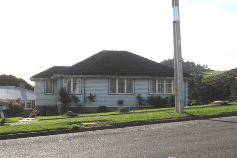 Photo of property in 15 Hereford Street, Cannons Creek, Porirua, 5024