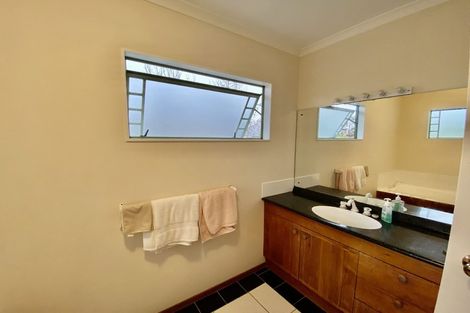 Photo of property in 17 Arirang Rise, Pinehill, Auckland, 0632