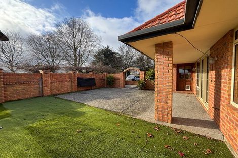 Photo of property in 118 Waimakariri Road, Harewood, Christchurch, 8051