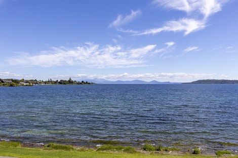 Photo of property in 2/227 Lake Terrace, Waipahihi, Taupo, 3330