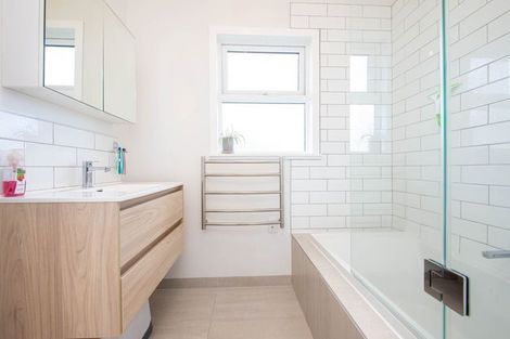 Photo of property in 4 Morning View, Titahi Bay, Porirua, 5022