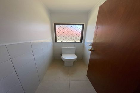 Photo of property in 12 Bosnyak Drive, Te Atatu South, Auckland, 0610