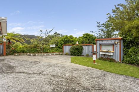 Photo of property in 2 Summit Road, Fairfield, Lower Hutt, 5011