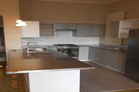 Photo of property in 10 Hawker Street, Mount Victoria, Wellington, 6011