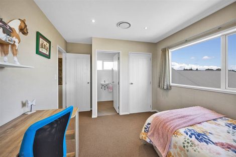 Photo of property in 10 Sampson Avenue, Waiwhakaiho, New Plymouth, 4312