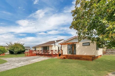 Photo of property in 4 Pukeroa Place, Papakura, 2110