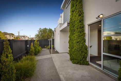 Photo of property in 547 Barbadoes Street, Edgeware, Christchurch, 8013