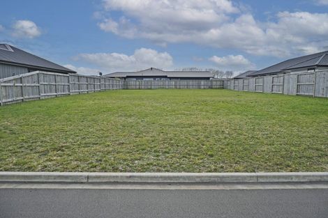 Photo of property in 37 Huka Heights Drive, Rangatira Park, Taupo, 3330