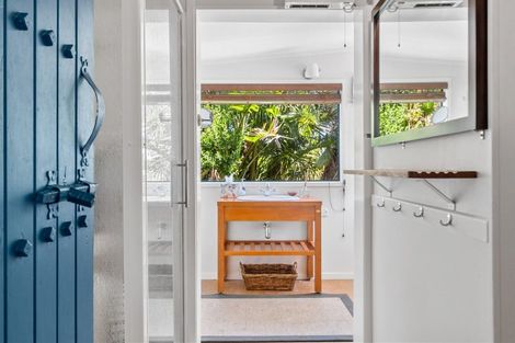 Photo of property in 33 Tawa Street, Oneroa, Waiheke Island, 1081