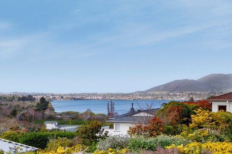 Photo of property in 2/13 Scenic Heights, Acacia Bay, Taupo, 3330