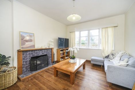 Photo of property in 534 Featherston Street, Roslyn, Palmerston North, 4414