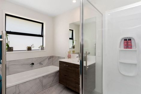 Photo of property in 12 Charlotte Drive, Omokoroa, 3114