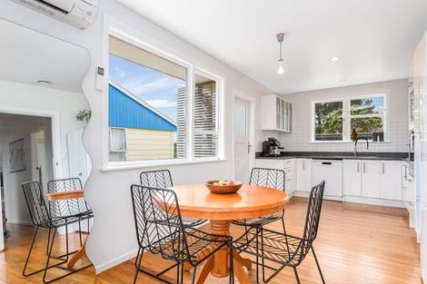 Photo of property in 16 Sasanof View, Ascot Park, Porirua, 5024