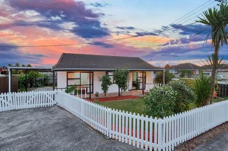 Photo of property in 1/130 Bruce Mclaren Road, Henderson, Auckland, 0612