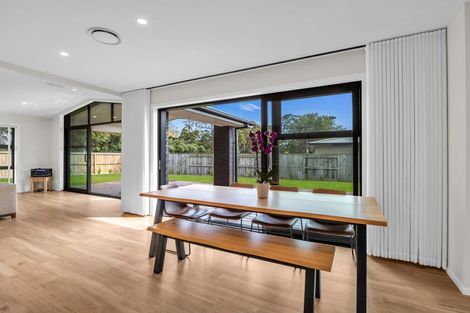 Photo of property in 27 Coutts Way, Fitzherbert, Palmerston North, 4410