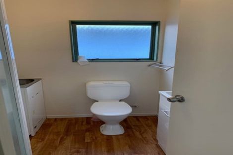 Photo of property in 11 Normandy Place, Henderson, Auckland, 0610