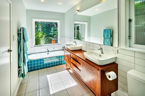 Photo of property in 15 Kowhai Street, Eastbourne, Lower Hutt, 5013