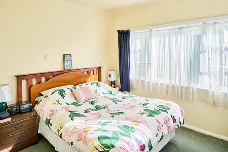 Photo of property in 4 Cambridge Street, Tawa, Wellington, 5028