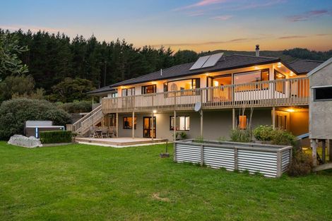 Photo of property in 1276 Coast Road, Wainuiomata Coast, Lower Hutt, 5373