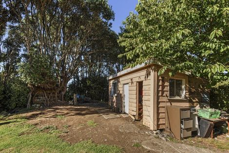 Photo of property in 6 Rangi Street, Mokau, 4376