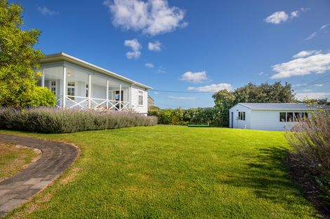 Photo of property in 1 Penguin Street, Leigh, 0985