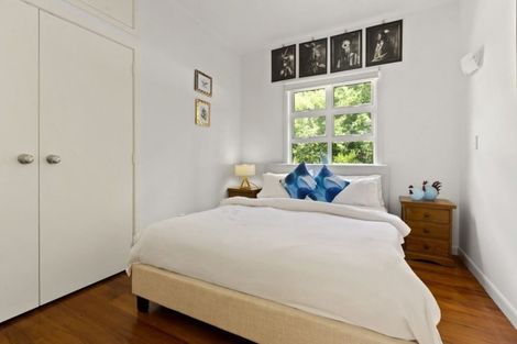 Photo of property in 1/15 Sylvan Park Avenue, Milford, Auckland, 0620