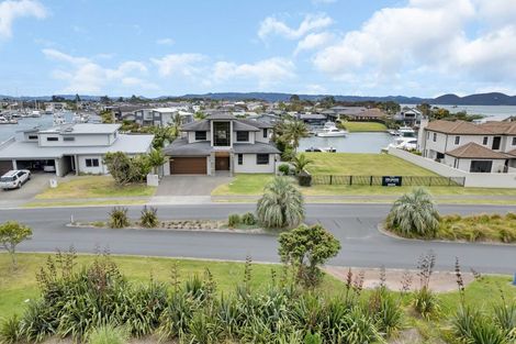 Photo of property in 12 Rauiri Drive, One Tree Point, 0118
