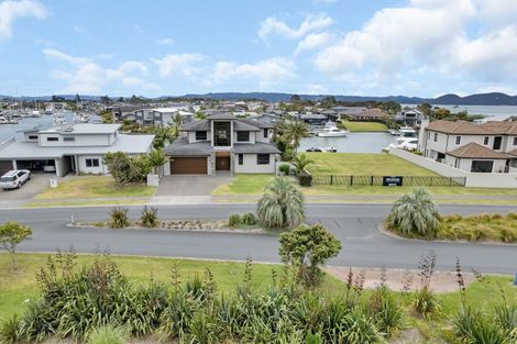 Photo of property in 12 Rauiri Drive, One Tree Point, 0118