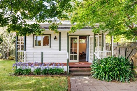 Photo of property in 16 Alan Street, Palmerston North, 4414