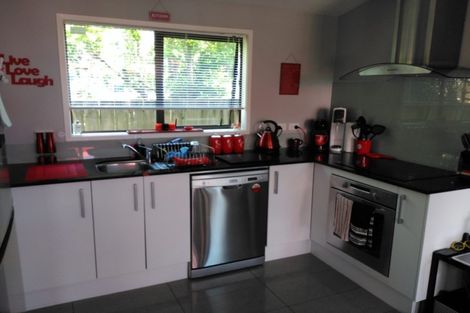 Photo of property in 145 Wiseley Road, West Harbour, Auckland, 0618