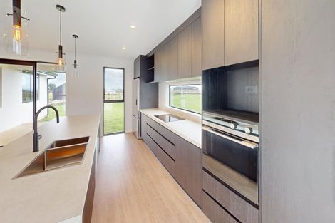 Photo of property in 132 Kingsdale Park Drive, Aokautere, Palmerston North, 4471