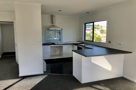 Photo of property in 1 Ryden Place, Glen Eden, Auckland, 0602