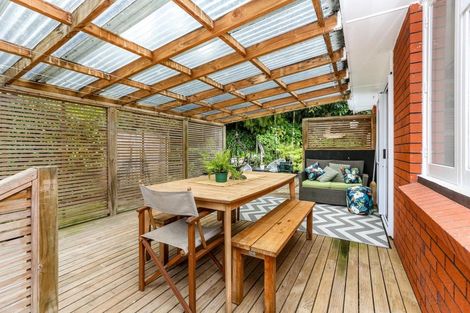 Photo of property in 1a Ward Place, Marfell, New Plymouth, 4310