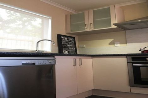 Photo of property in 22 Lynden Avenue, Hillcrest, Auckland, 0627