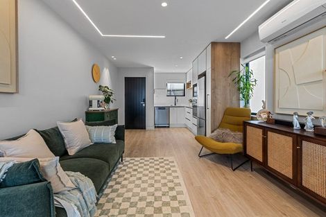 Photo of property in 10b Cranston Street, Torbay, Auckland, 0632
