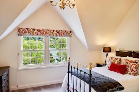 Photo of property in 60 Cheviot Road, Lowry Bay, Lower Hutt, 5013