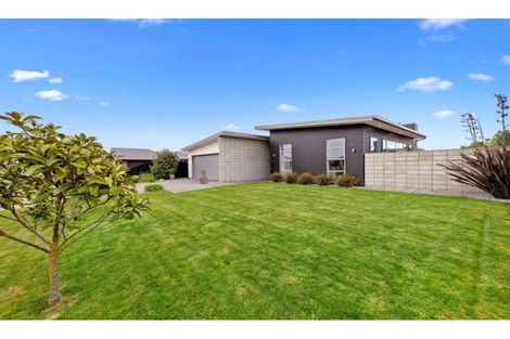Photo of property in 5 Constance Place, Aidanfield, Christchurch, 8025