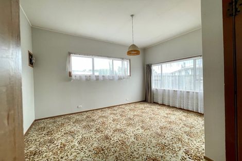 Photo of property in 57 Tiraumea Drive, Pakuranga, Auckland, 2010