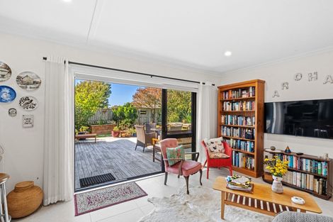Photo of property in 6 Karlos Lane, Levin, 5510