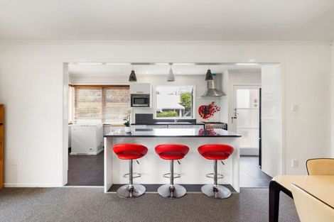 Photo of property in 6 Parkdale Place, Glenview, Hamilton, 3206