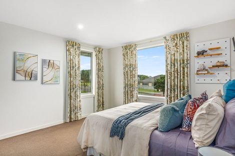 Photo of property in 129 Te Puia Drive, Aotea, Porirua, 5024