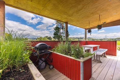 Photo of property in 944 Ruatangata Road, Whangaehu, Whanganui, 4581