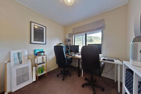 Photo of property in 117 Houghton Bay Road, Houghton Bay, Wellington, 6023