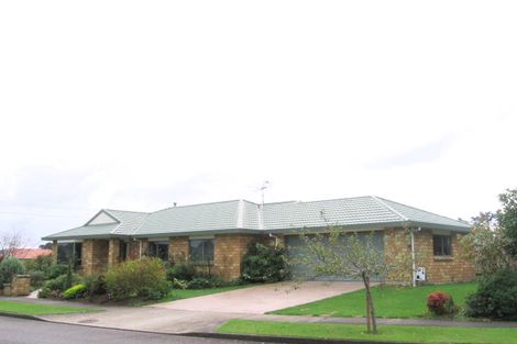 Photo of property in 2 Balmerino Grove, Waikanae, 5036