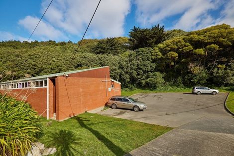 Photo of property in 90 Monorgan Road, Strathmore Park, Wellington, 6022