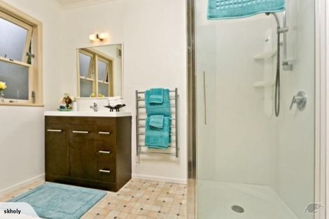 Photo of property in 2/55 Sylvia Road, Hillcrest, Auckland, 0627