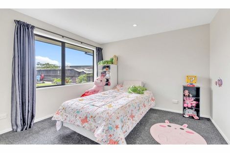 Photo of property in 16 Huntingdon Drive, Rangiora, 7400