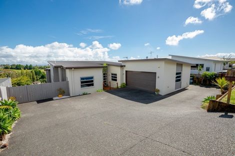 Photo of property in 19 Estuary View Road, Welcome Bay, Tauranga, 3112