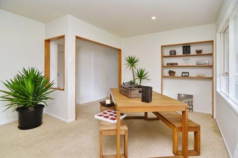 Photo of property in 27 Heathglen Avenue, Parklands, Christchurch, 8083