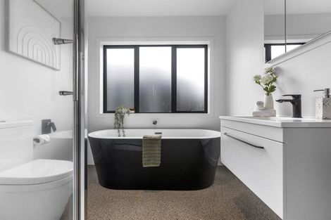 Photo of property in 28 Puhirake Crescent, Pyes Pa, Tauranga, 3112